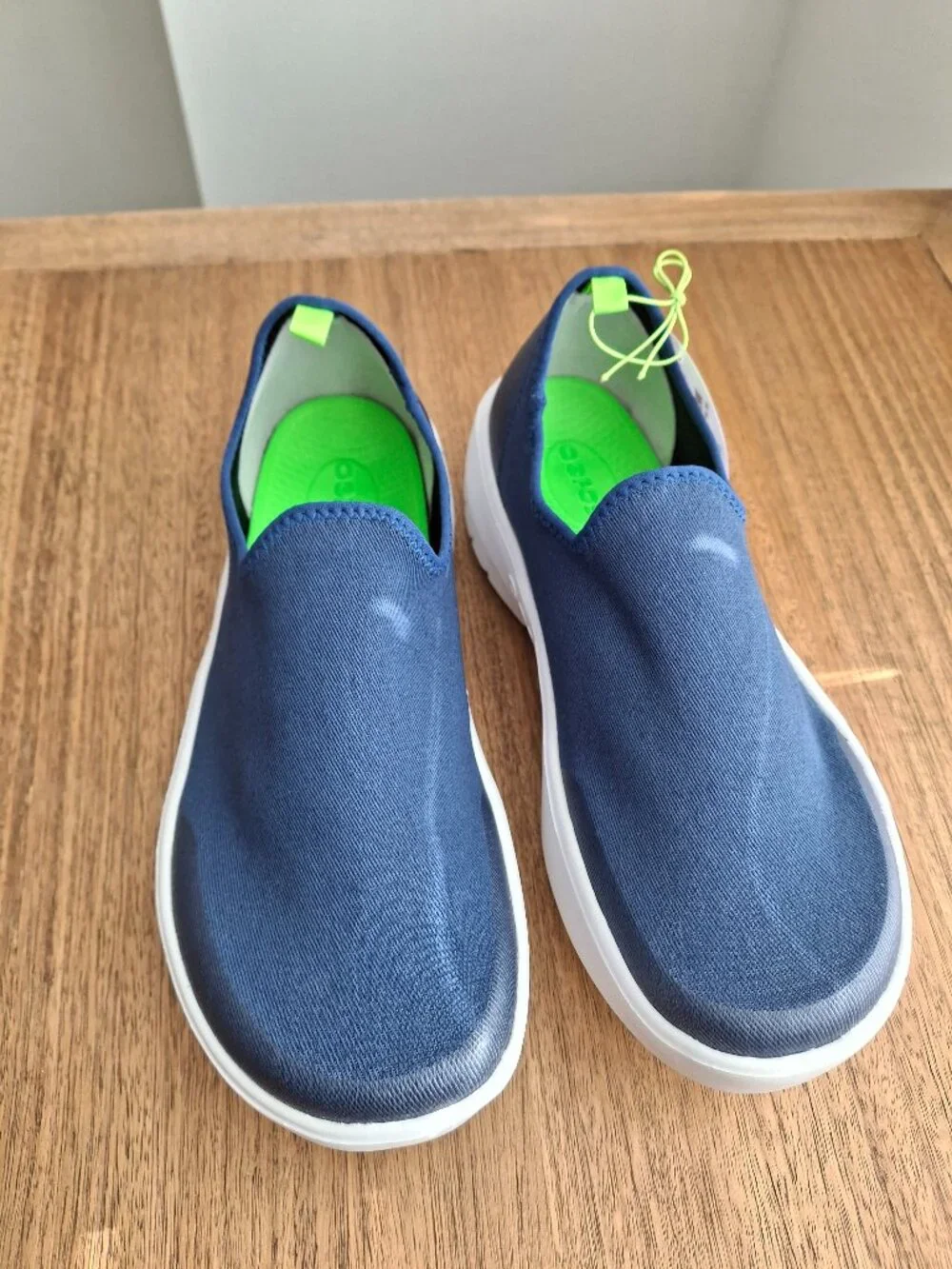 (New) OOFOS – OOmg eeZee Low Recovery Shoes (Navy) – Women's 9